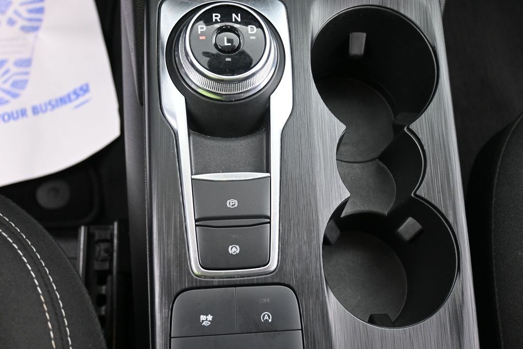 Ford Escape Vehicle Full-screen Gallery Image 14