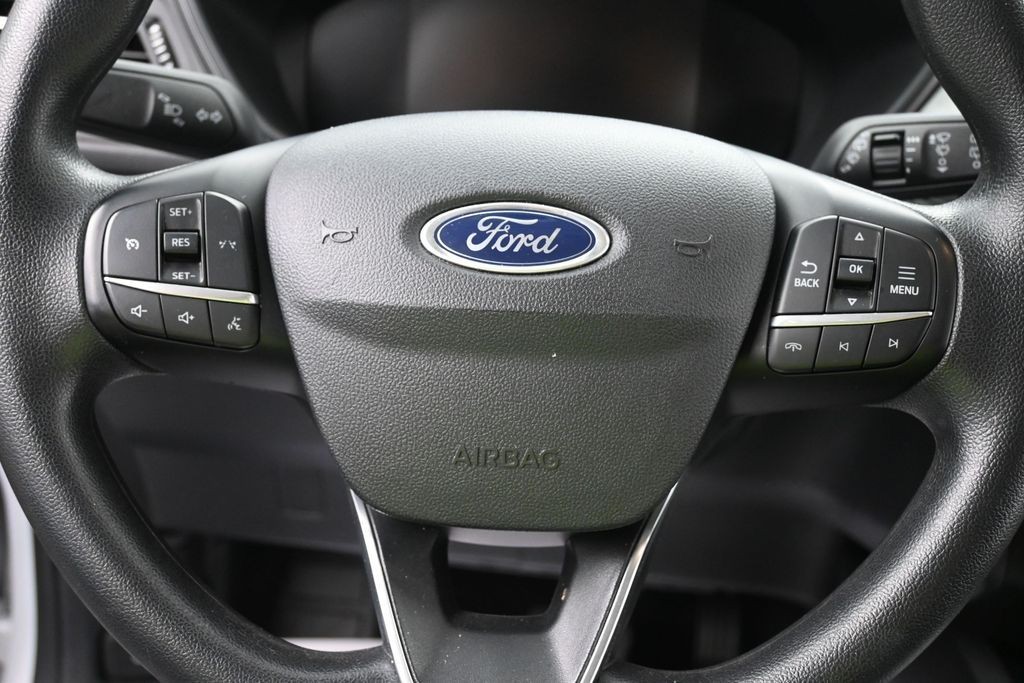 Ford Escape Vehicle Full-screen Gallery Image 15