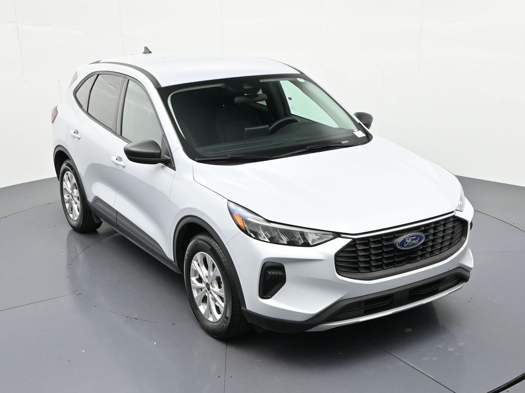Ford Escape Vehicle Full-screen Gallery Image 17