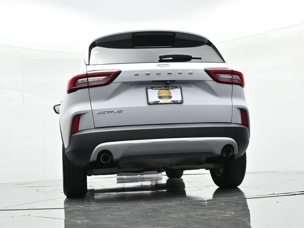 Ford Escape Vehicle Full-screen Gallery Image 22