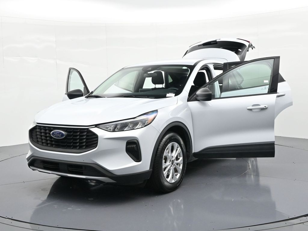 Ford Escape Vehicle Full-screen Gallery Image 27