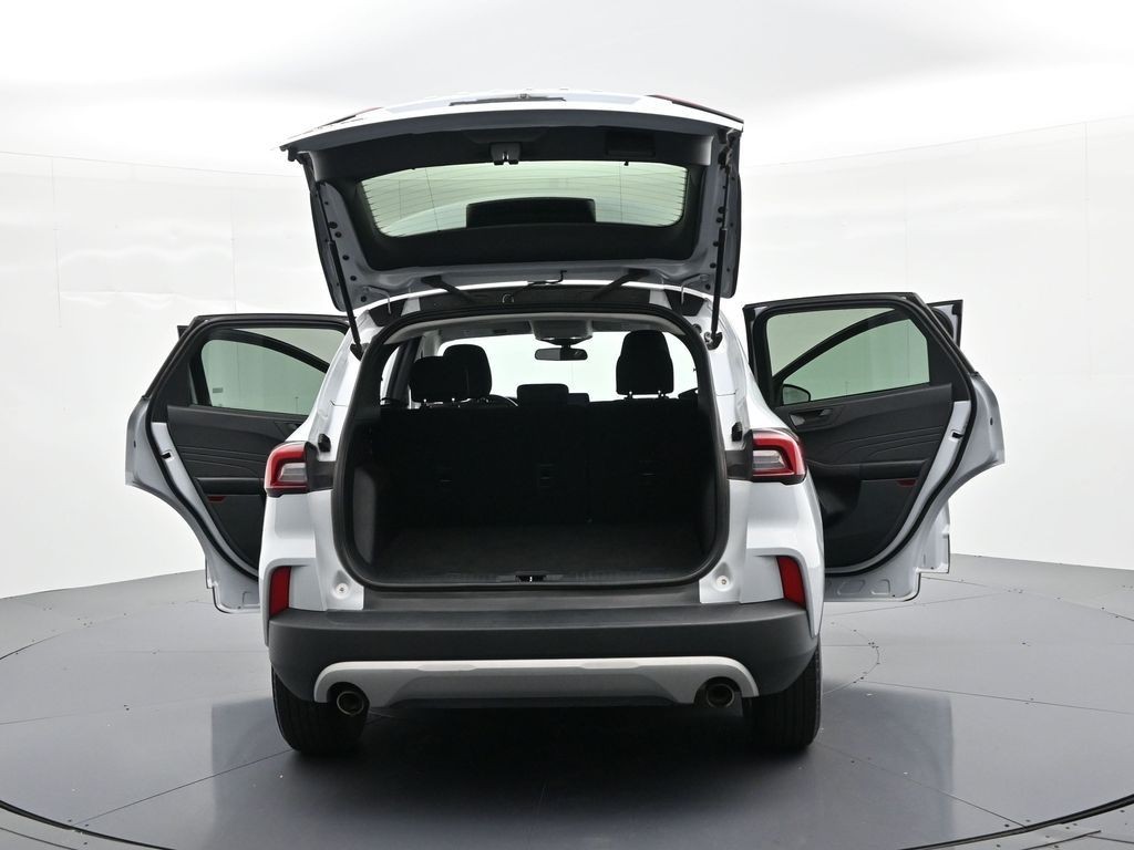 Ford Escape Vehicle Full-screen Gallery Image 28