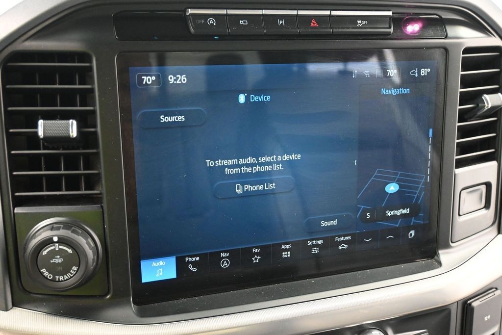 Ford F-150 Vehicle Full-screen Gallery Image 10