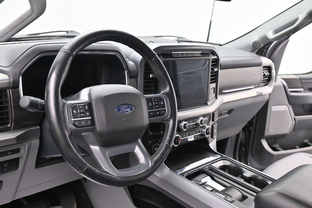 Ford F-150 Vehicle Full-screen Gallery Image 16