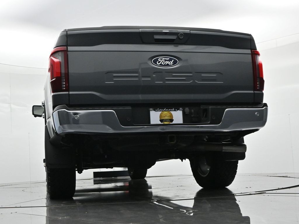 Ford F-150 Vehicle Full-screen Gallery Image 22