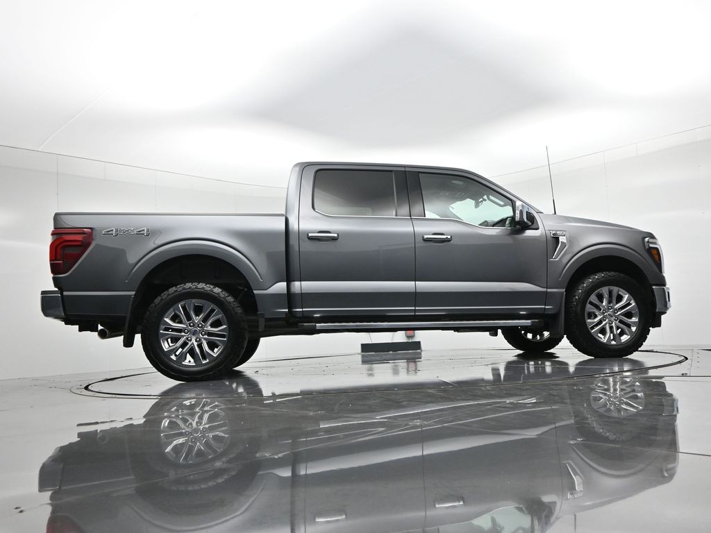 Ford F-150 Vehicle Full-screen Gallery Image 24