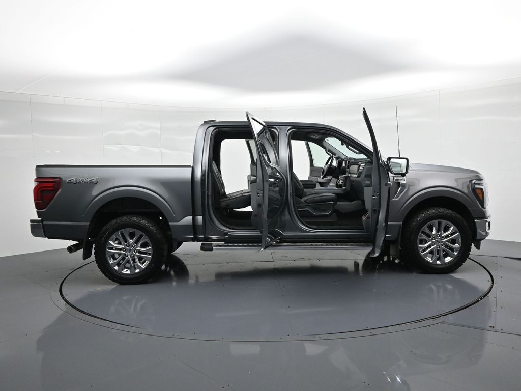 Ford F-150 Vehicle Full-screen Gallery Image 25