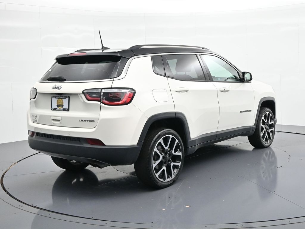 Jeep Compass Vehicle Full-screen Gallery Image 6