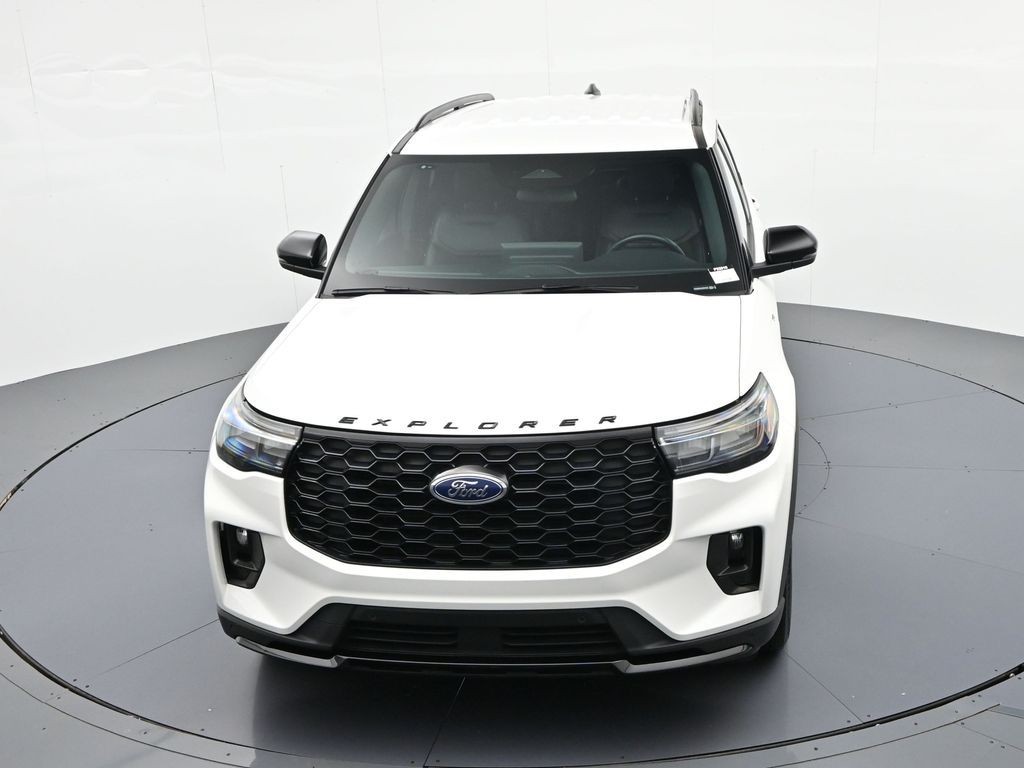 Ford Explorer Vehicle Full-screen Gallery Image 19