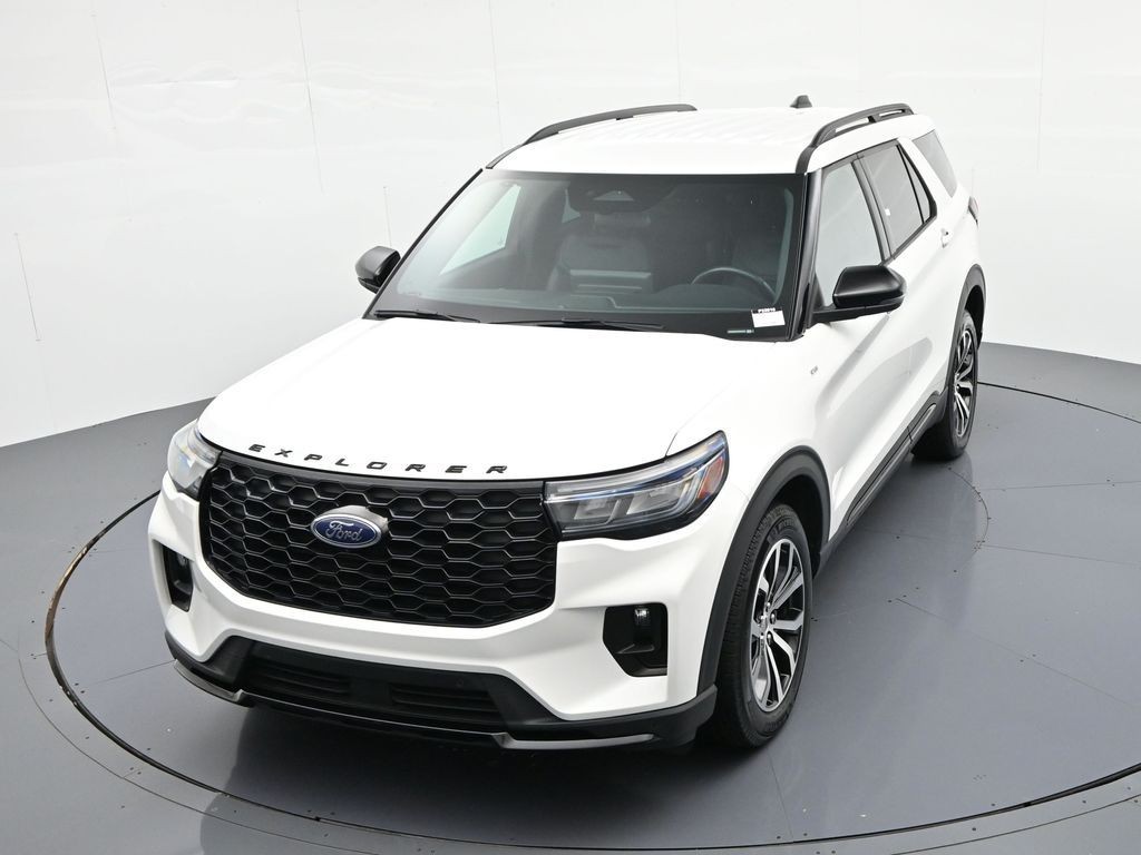 Ford Explorer Vehicle Full-screen Gallery Image 20
