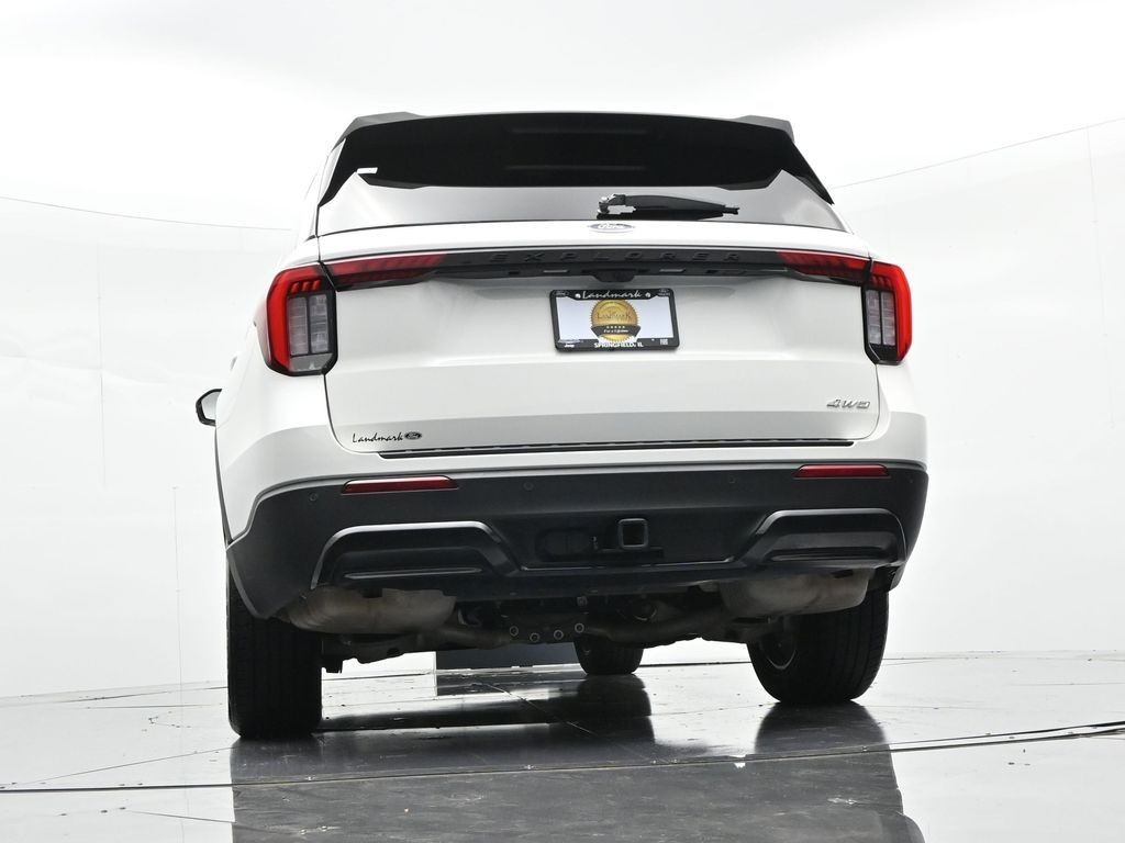Ford Explorer Vehicle Full-screen Gallery Image 23