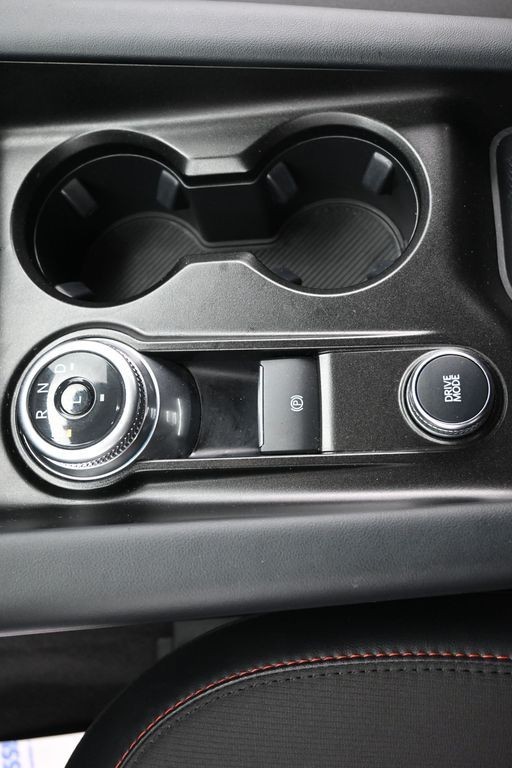 Ford Explorer Vehicle Full-screen Gallery Image 15