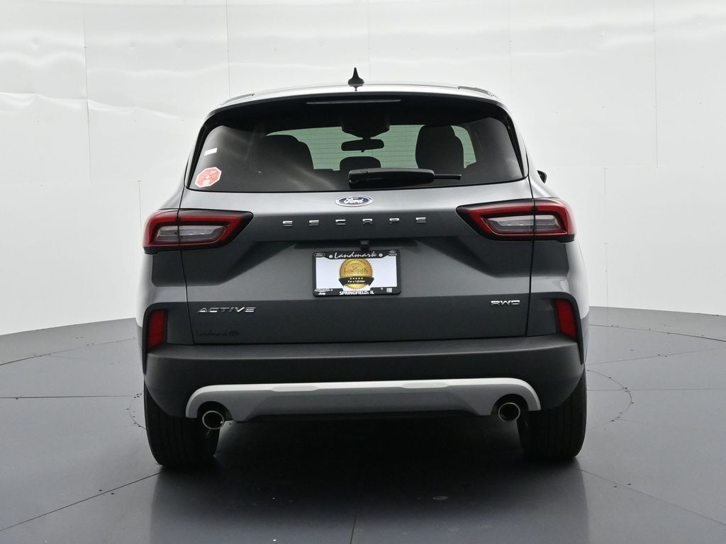 Ford Escape Vehicle Full-screen Gallery Image 7
