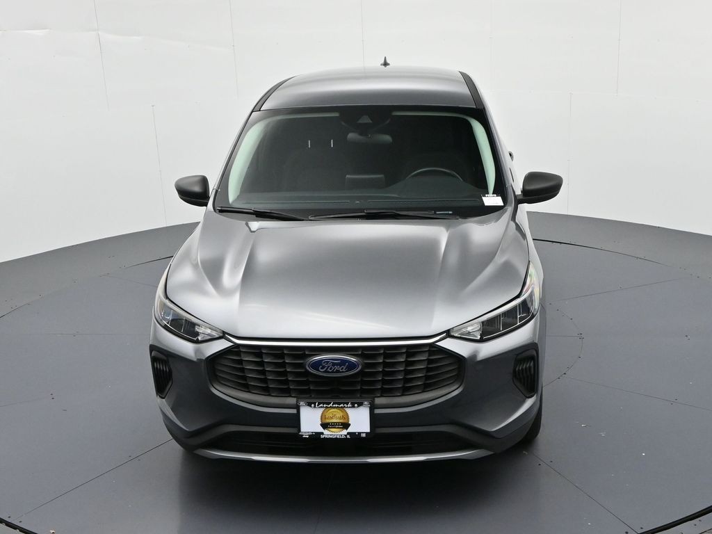 Ford Escape Vehicle Full-screen Gallery Image 16