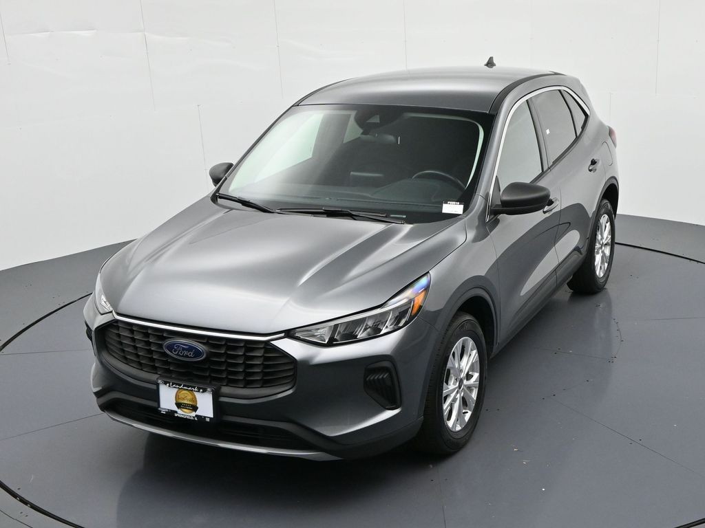 Ford Escape Vehicle Full-screen Gallery Image 17