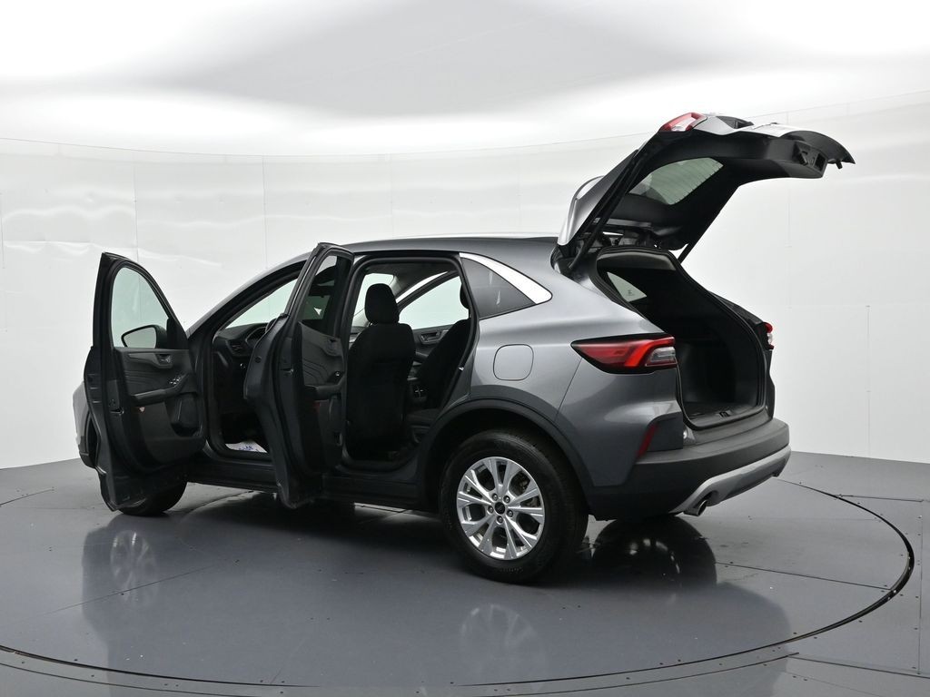 Ford Escape Vehicle Full-screen Gallery Image 24
