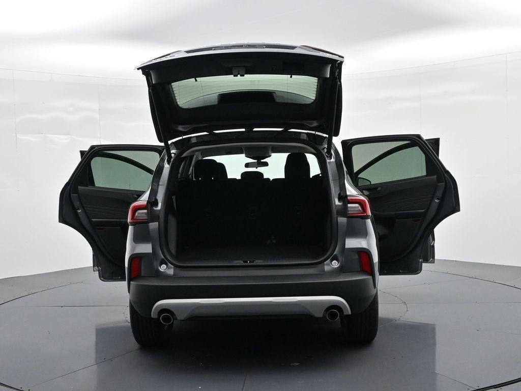 Ford Escape Vehicle Full-screen Gallery Image 26