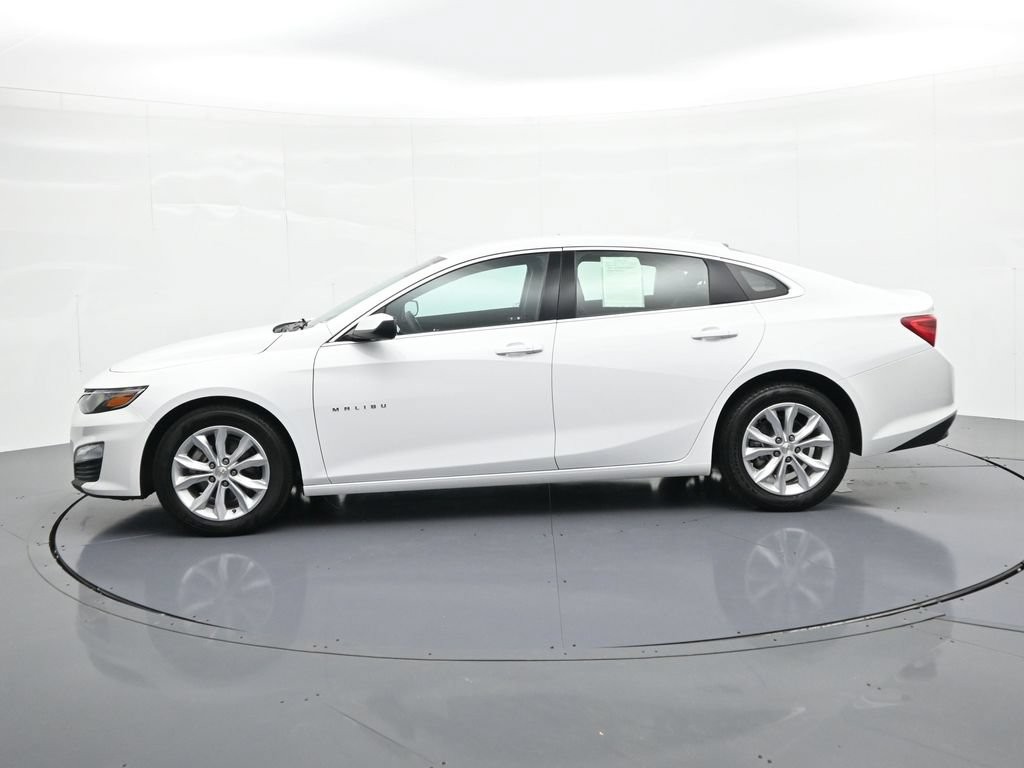 Chevrolet Malibu Vehicle Full-screen Gallery Image 9