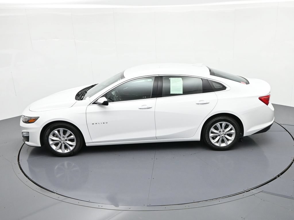 Chevrolet Malibu Vehicle Full-screen Gallery Image 18