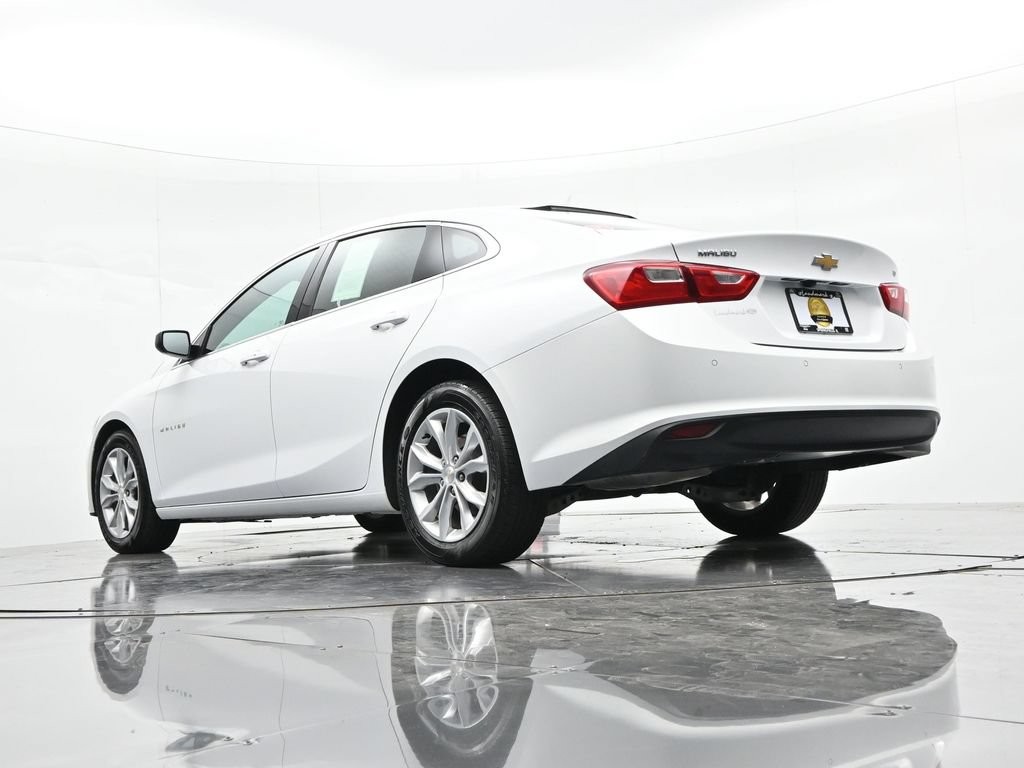 Chevrolet Malibu Vehicle Full-screen Gallery Image 19
