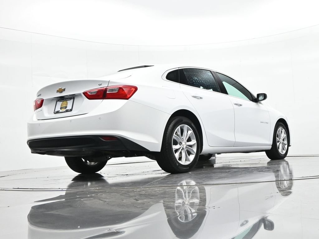 Chevrolet Malibu Vehicle Full-screen Gallery Image 21