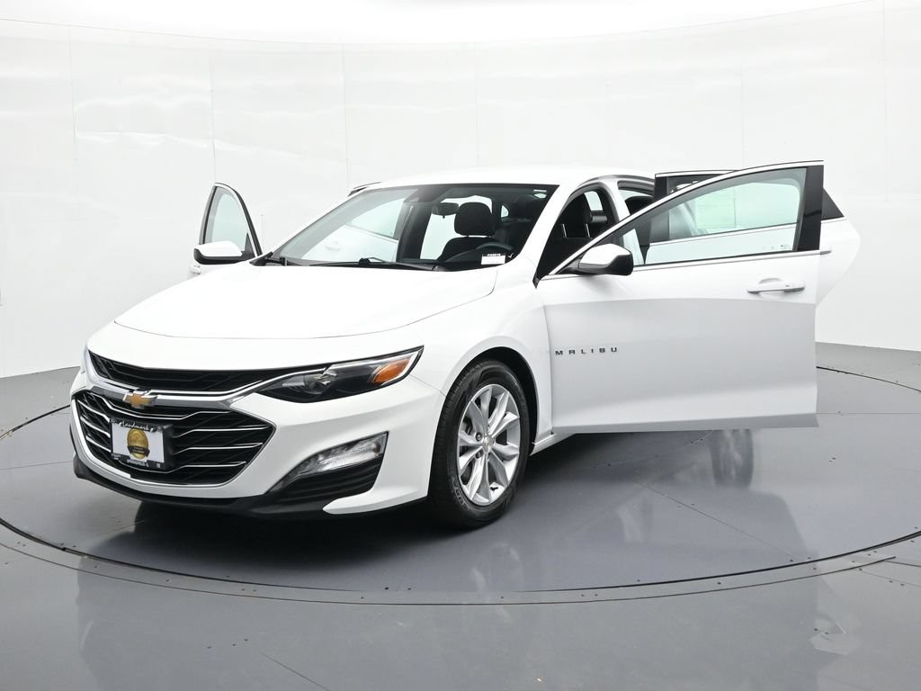 Chevrolet Malibu Vehicle Full-screen Gallery Image 25