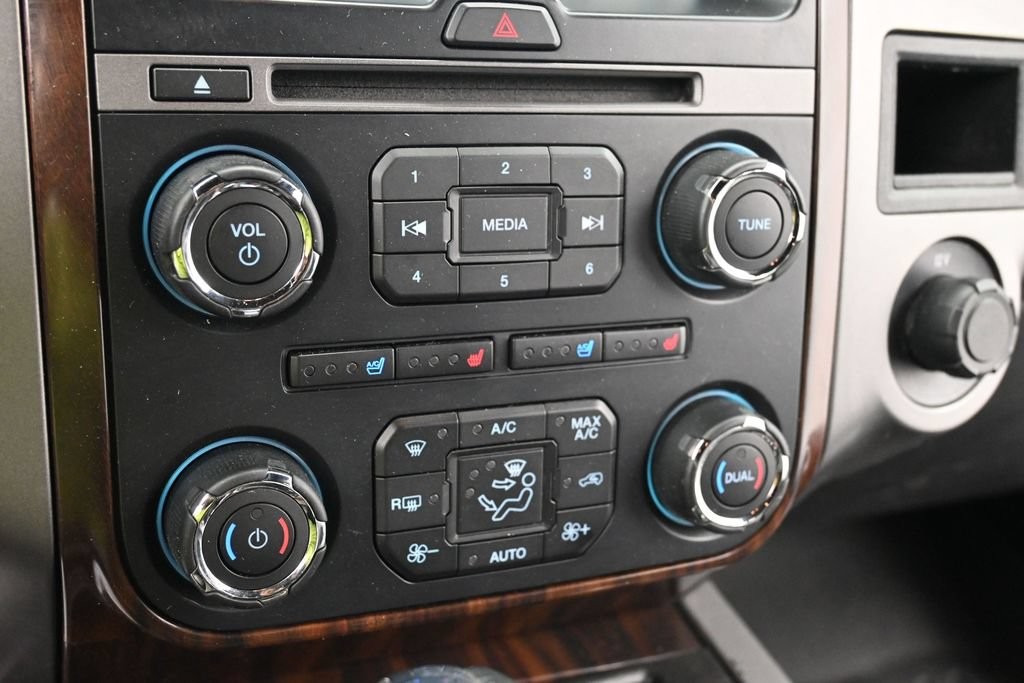 Ford Expedition Vehicle Full-screen Gallery Image 11