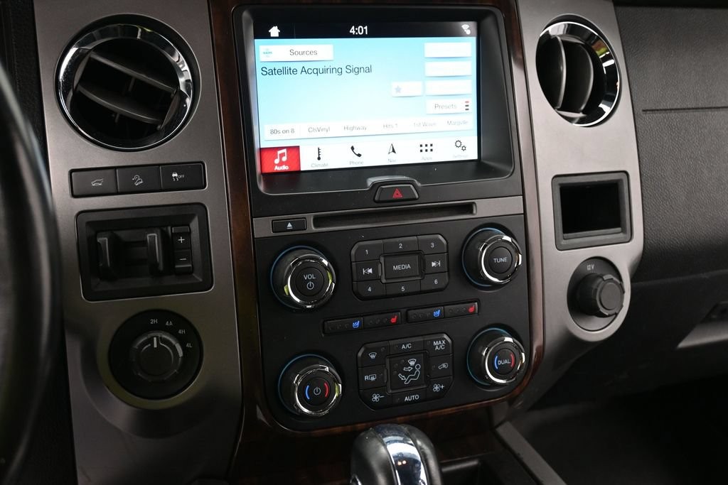 Ford Expedition Vehicle Full-screen Gallery Image 13