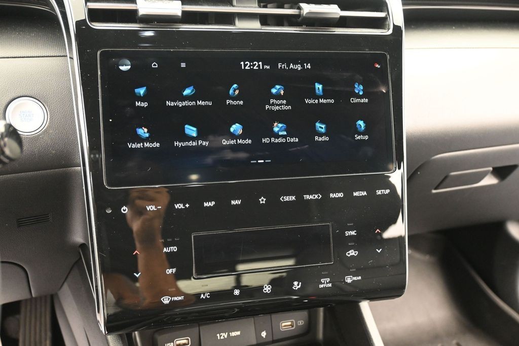 Hyundai Santa Cruz Vehicle Full-screen Gallery Image 10