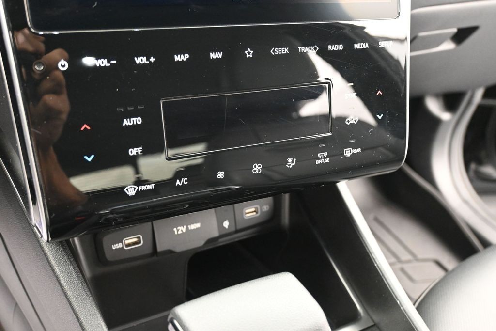 Hyundai Santa Cruz Vehicle Full-screen Gallery Image 11