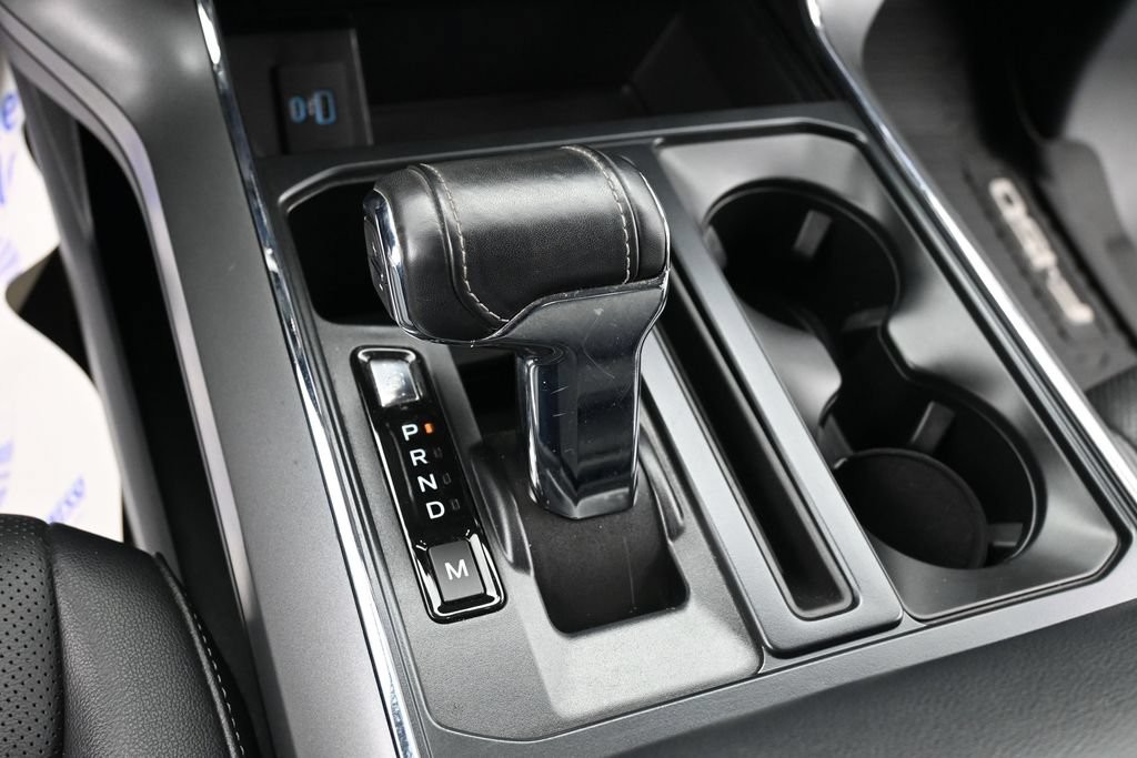Ford F-150 Vehicle Full-screen Gallery Image 13