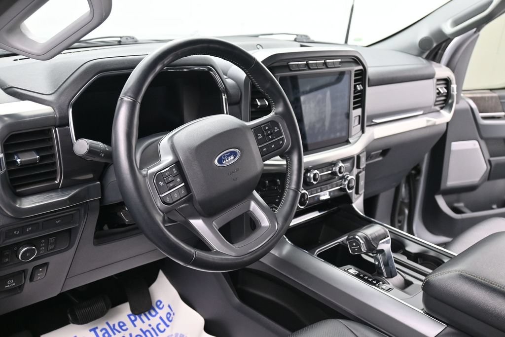 Ford F-150 Vehicle Full-screen Gallery Image 16
