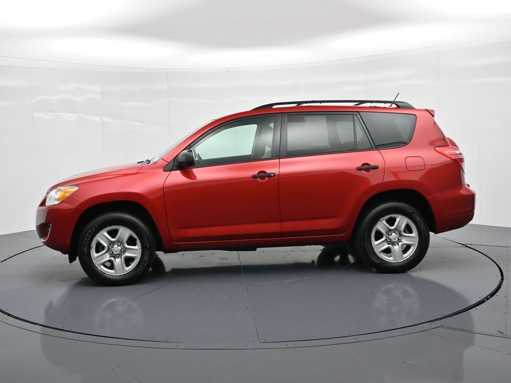 Toyota RAV4 Vehicle Full-screen Gallery Image 9
