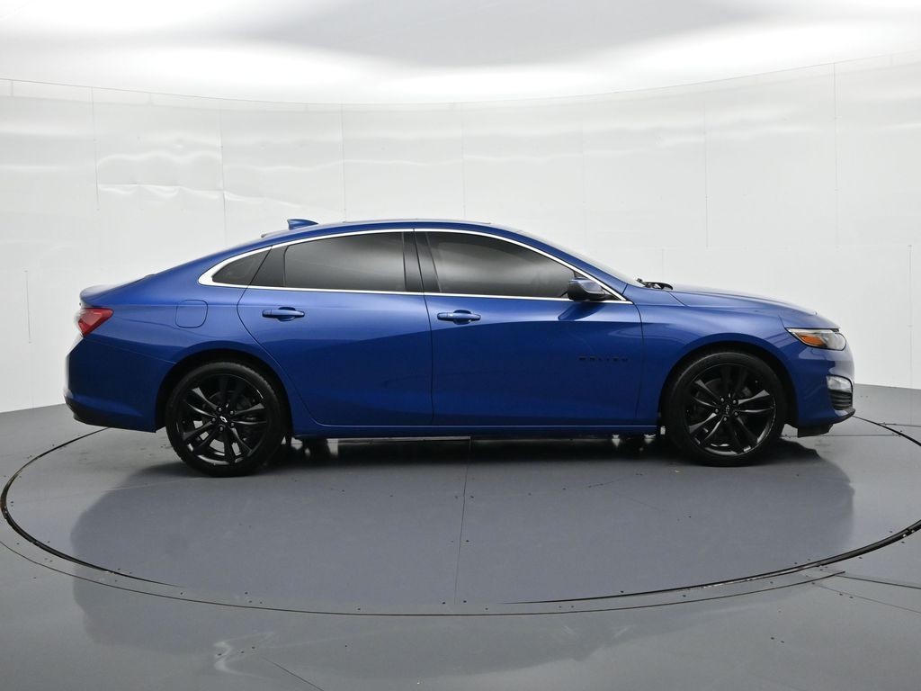 Chevrolet Malibu Vehicle Full-screen Gallery Image 05