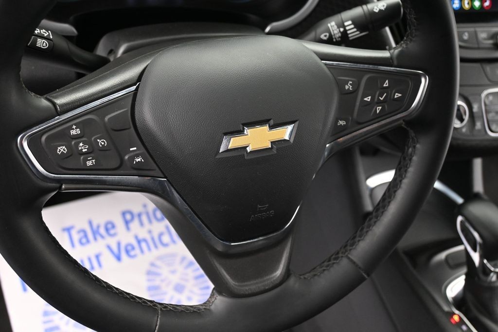 Chevrolet Malibu Vehicle Full-screen Gallery Image 12