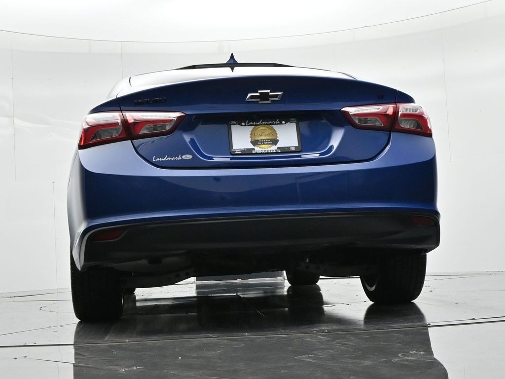 Chevrolet Malibu Vehicle Full-screen Gallery Image 19