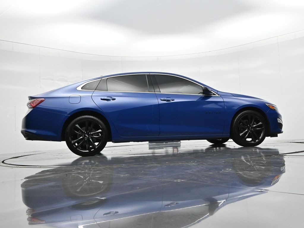 Chevrolet Malibu Vehicle Full-screen Gallery Image 21