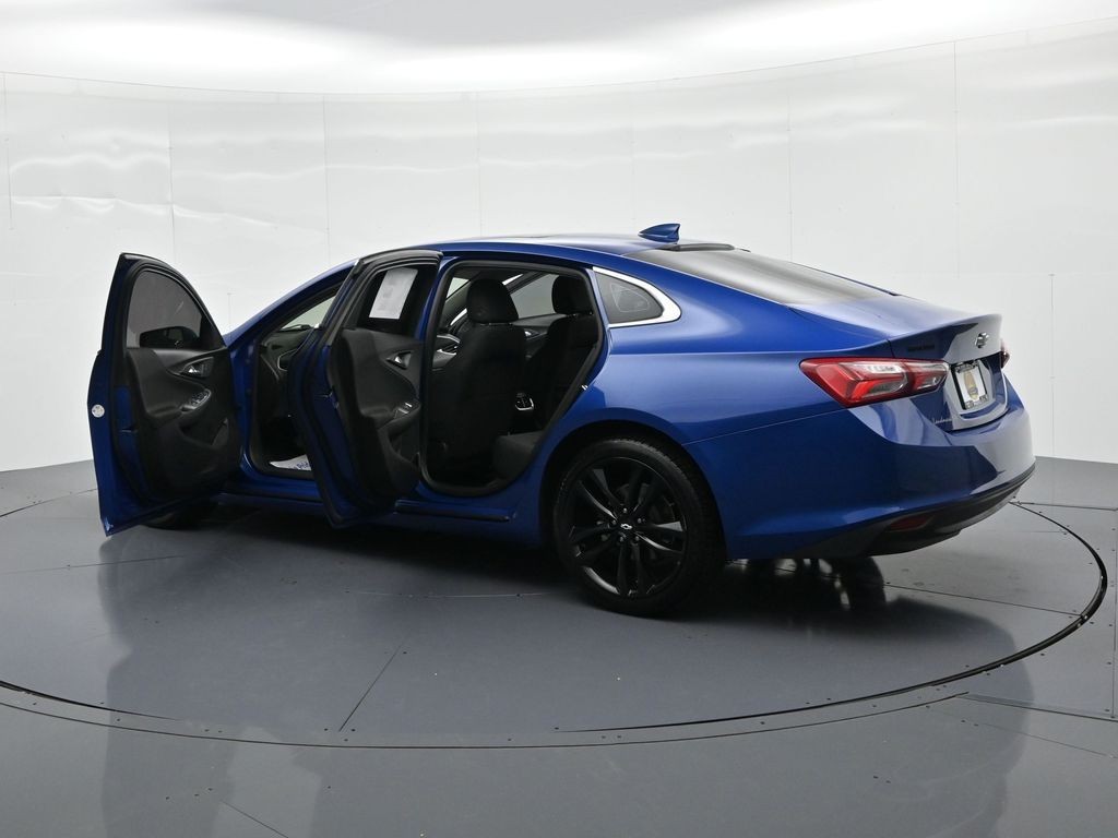 Chevrolet Malibu Vehicle Full-screen Gallery Image 23