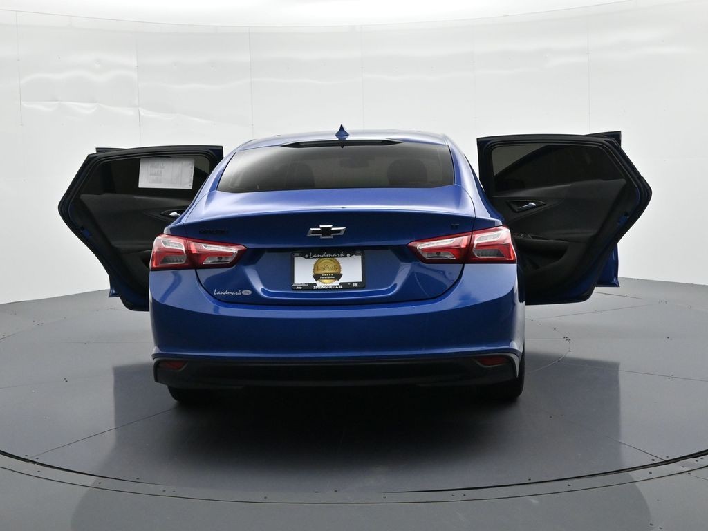 Chevrolet Malibu Vehicle Full-screen Gallery Image 25