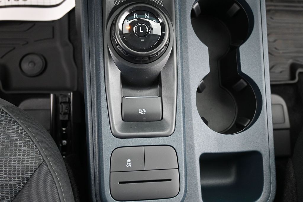 Ford Maverick Vehicle Full-screen Gallery Image 12