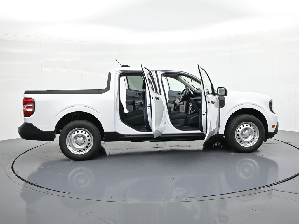 Ford Maverick Vehicle Full-screen Gallery Image 23