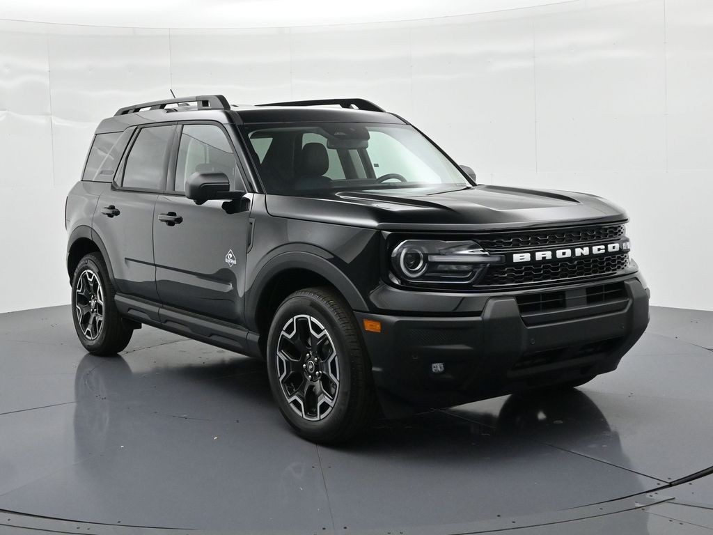 Ford Bronco Sport Vehicle Full-screen Gallery Image 4