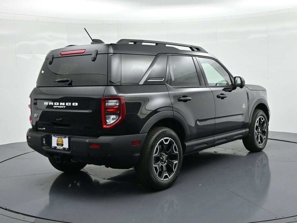 Ford Bronco Sport Vehicle Full-screen Gallery Image 6