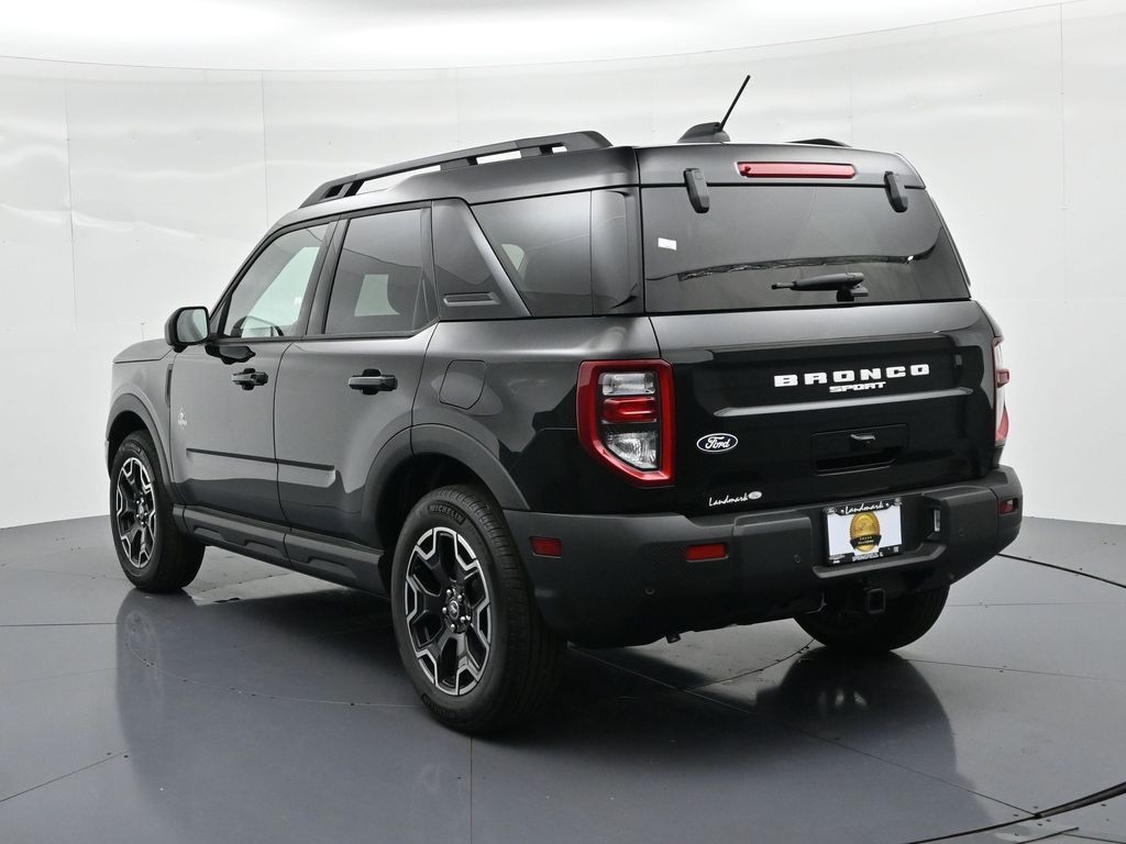 Ford Bronco Sport Vehicle Full-screen Gallery Image 8