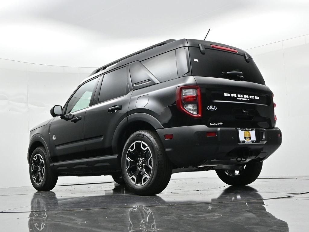 Ford Bronco Sport Vehicle Full-screen Gallery Image 19