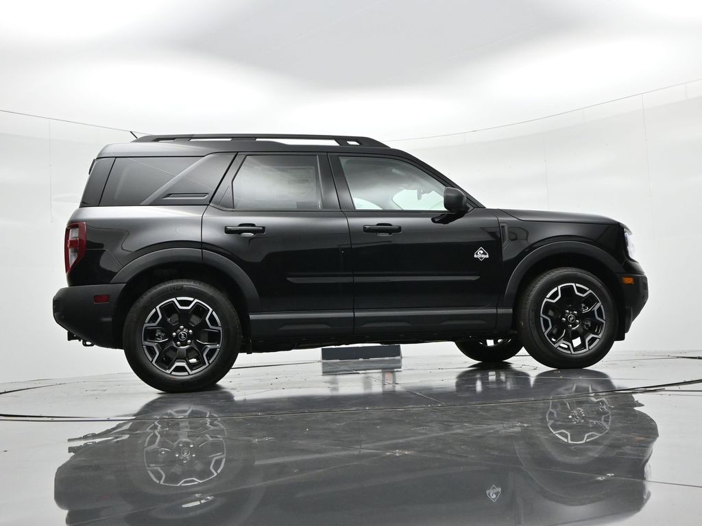 Ford Bronco Sport Vehicle Full-screen Gallery Image 22