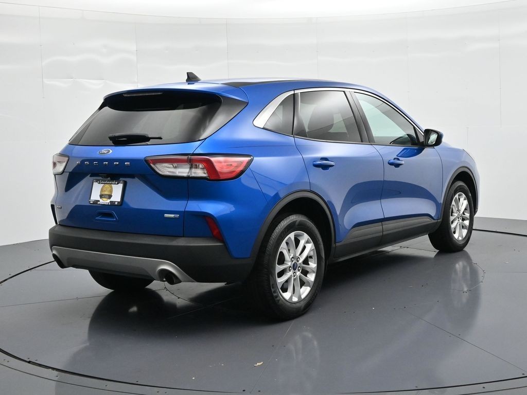 Ford Escape Vehicle Full-screen Gallery Image 6
