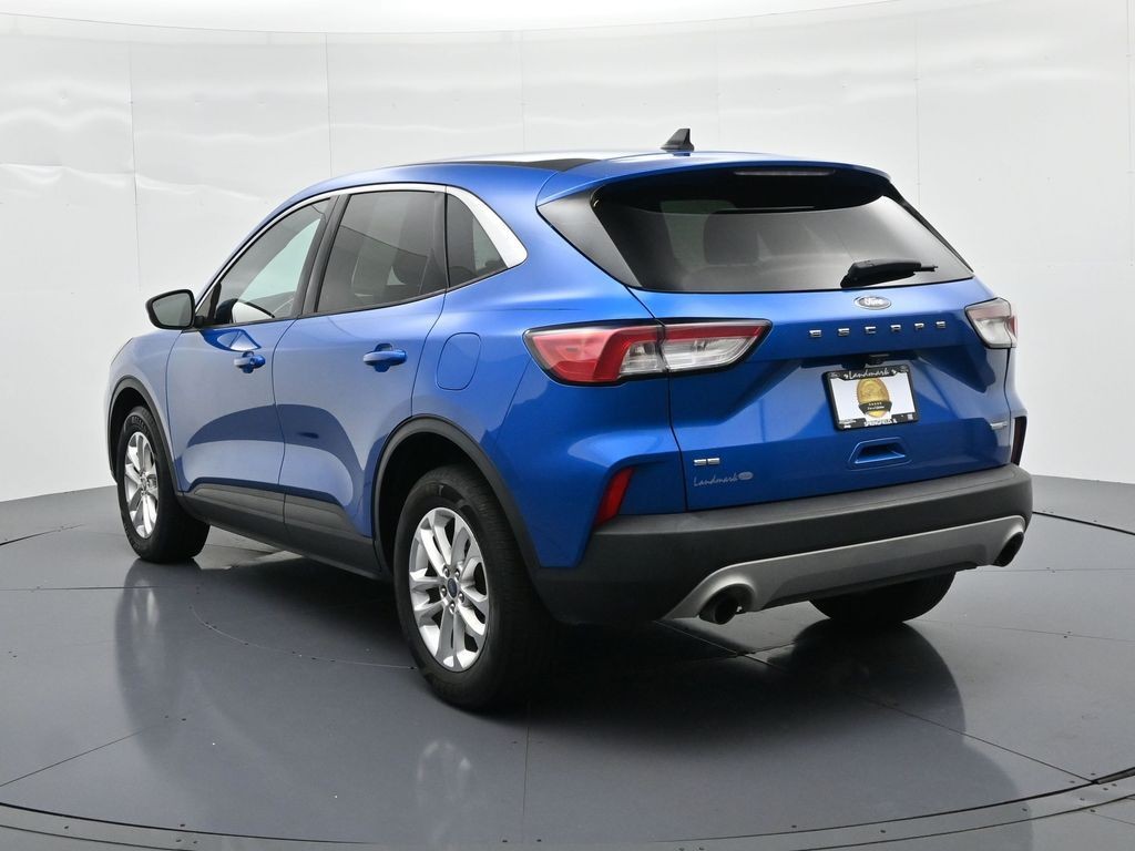 Ford Escape Vehicle Full-screen Gallery Image 8