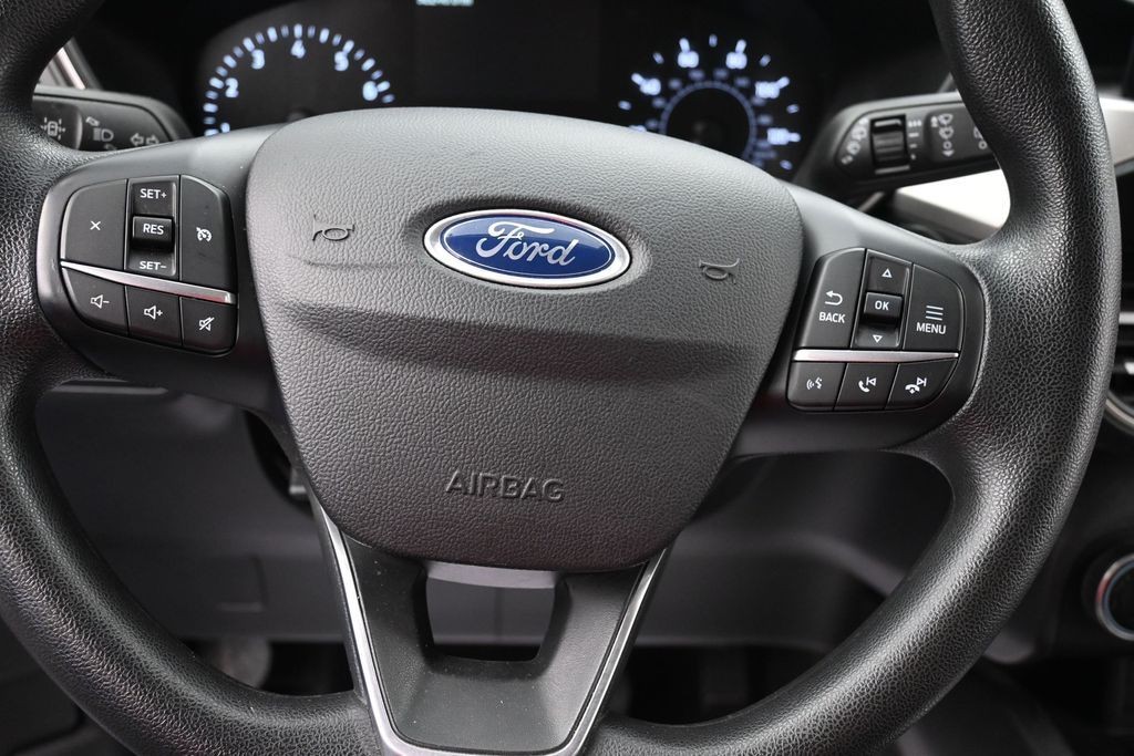 Ford Escape Vehicle Full-screen Gallery Image 13