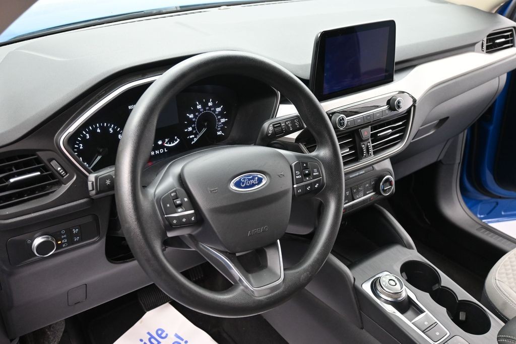 Ford Escape Vehicle Full-screen Gallery Image 14